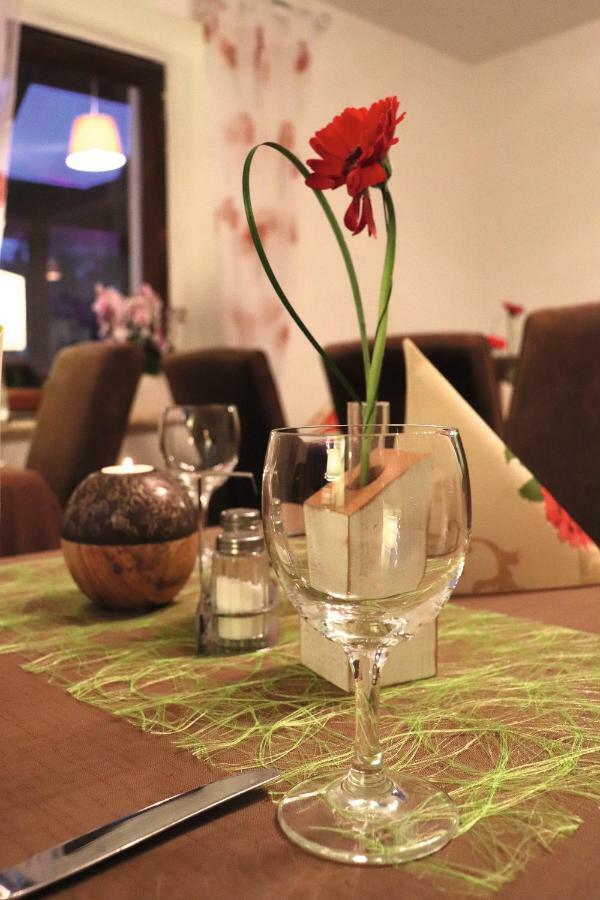 Hotel Feldmaus Olzheim エクステリア 写真